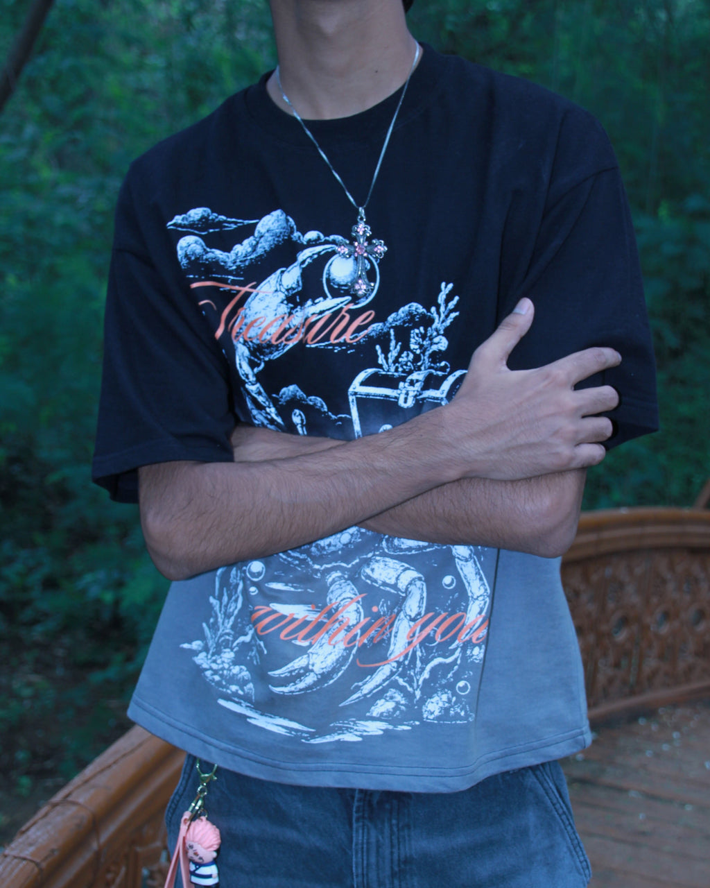 Black Sunfade Crab Treasure Cropped Tee
